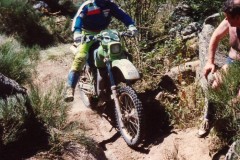 1_63-Luca-Trussardi-Kawasaki-KX-125-Wlochy-ISDE-1988-Mende-France