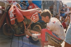 1_82-Gilles-Lalay-Honda-CR-250-Francja-ISDE-1988-Mende-France-5